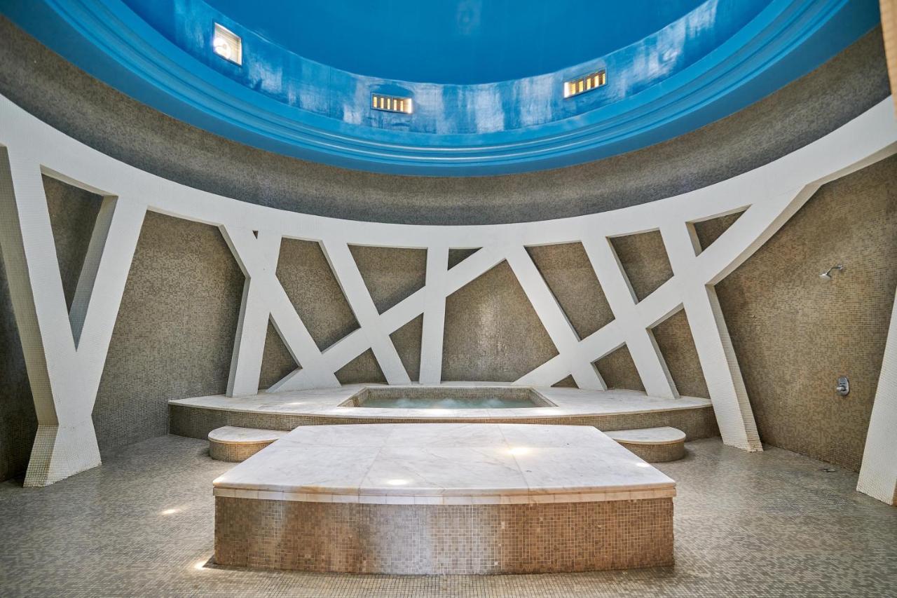Mosaique Beach Resort Taba Heights Extérieur photo The interior of the chapel