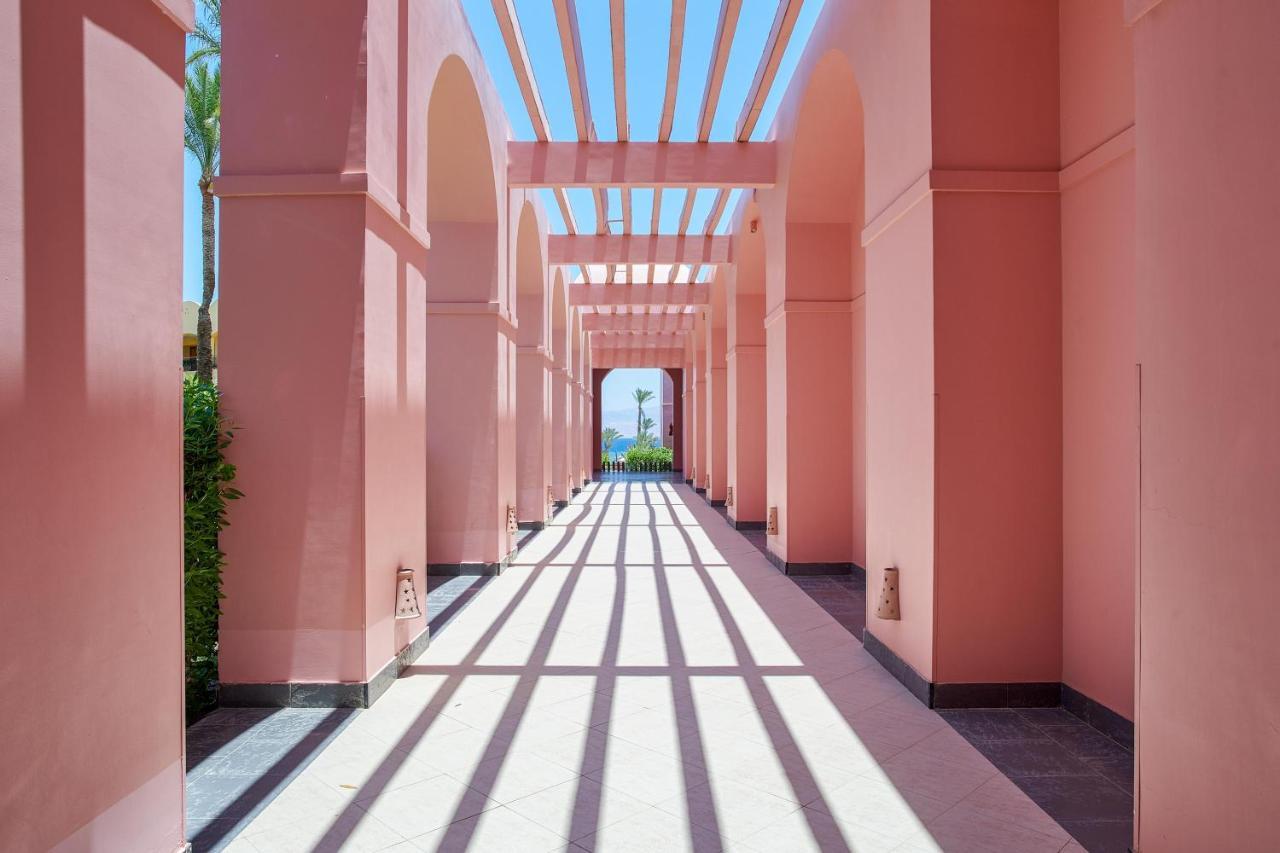 Mosaique Beach Resort Taba Heights Extérieur photo The resort's architecture