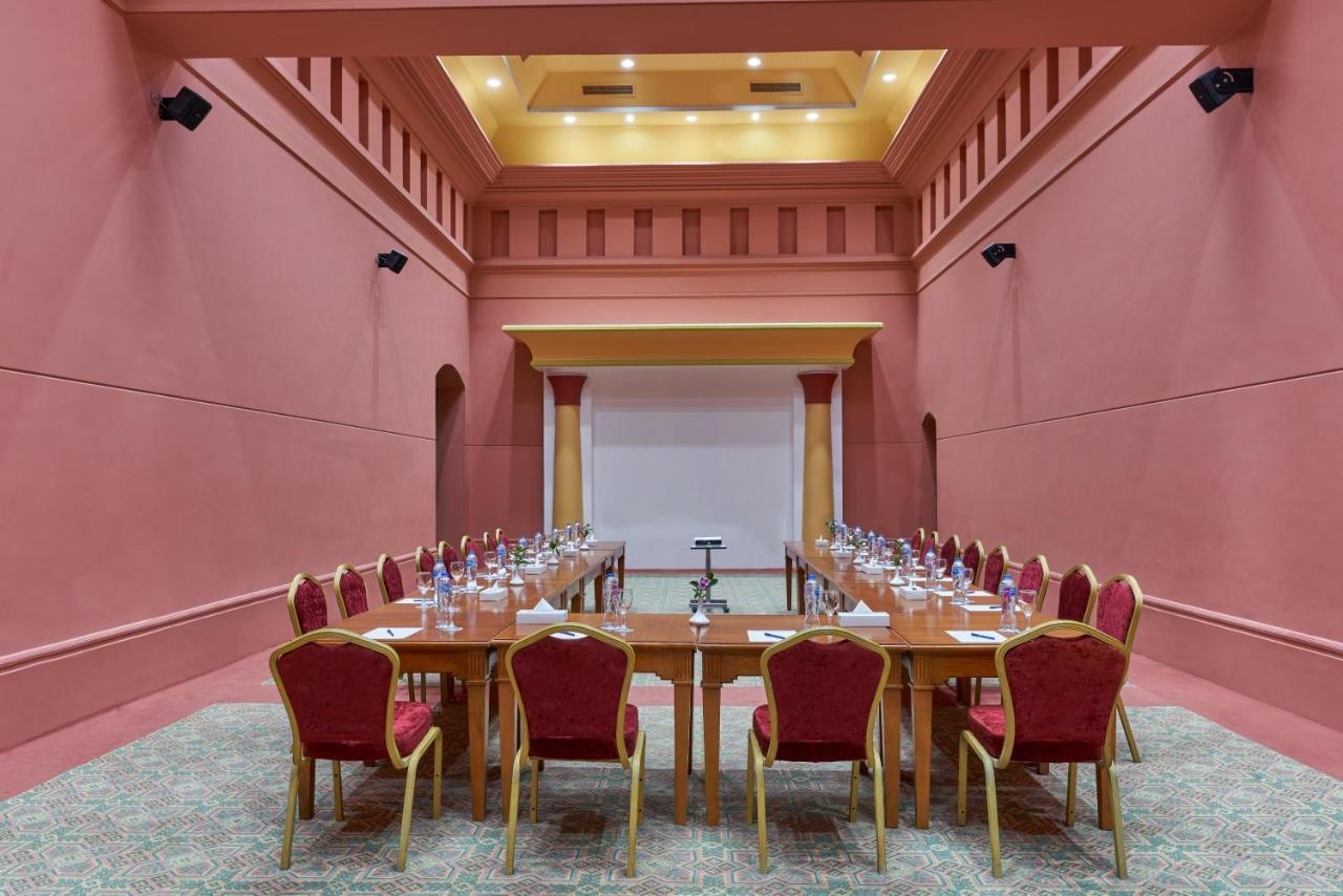 Mosaique Beach Resort Taba Heights Extérieur photo The meeting room