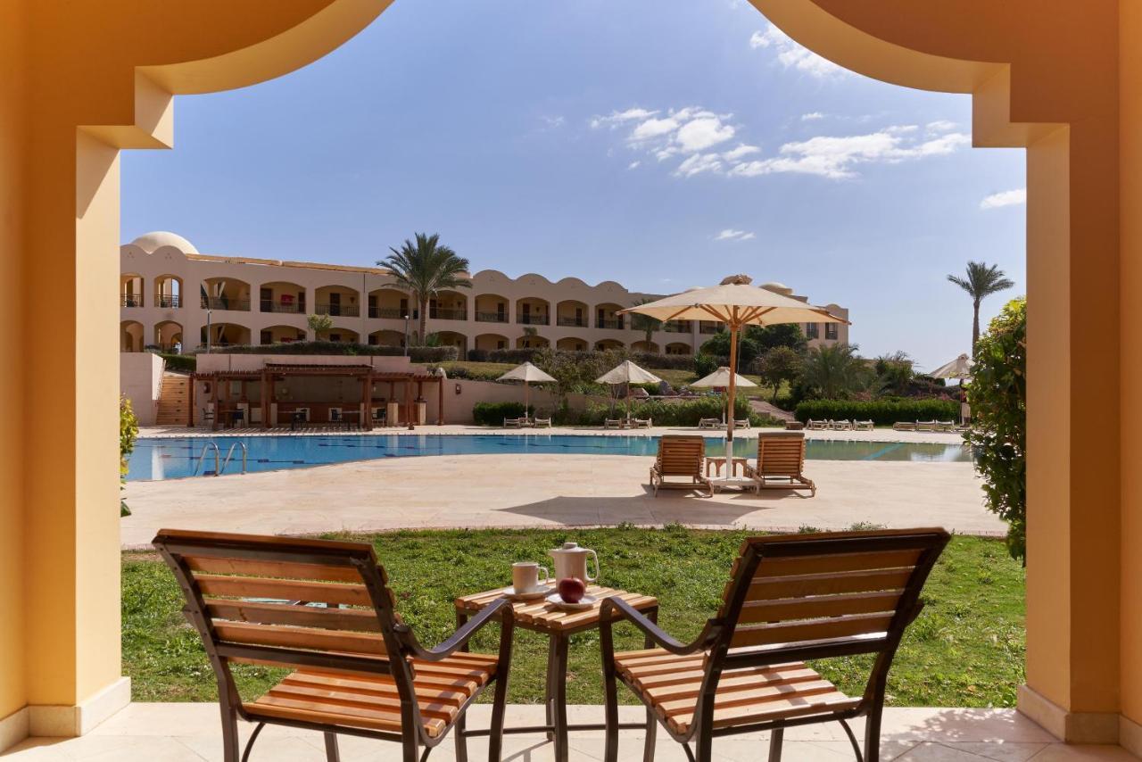 Mosaique Beach Resort Taba Heights Extérieur photo The swimming pool at the hotel