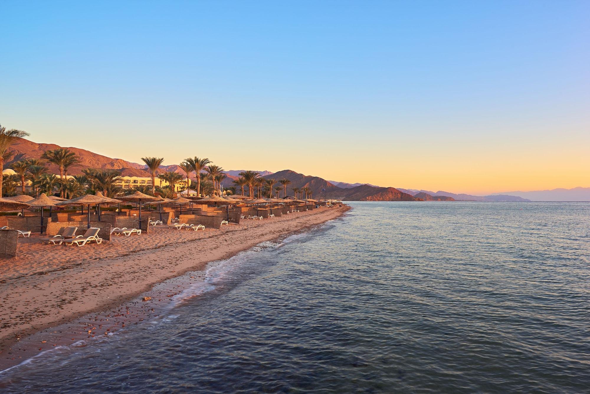 Mosaique Beach Resort Taba Heights Extérieur photo Sunset at the Red Sea